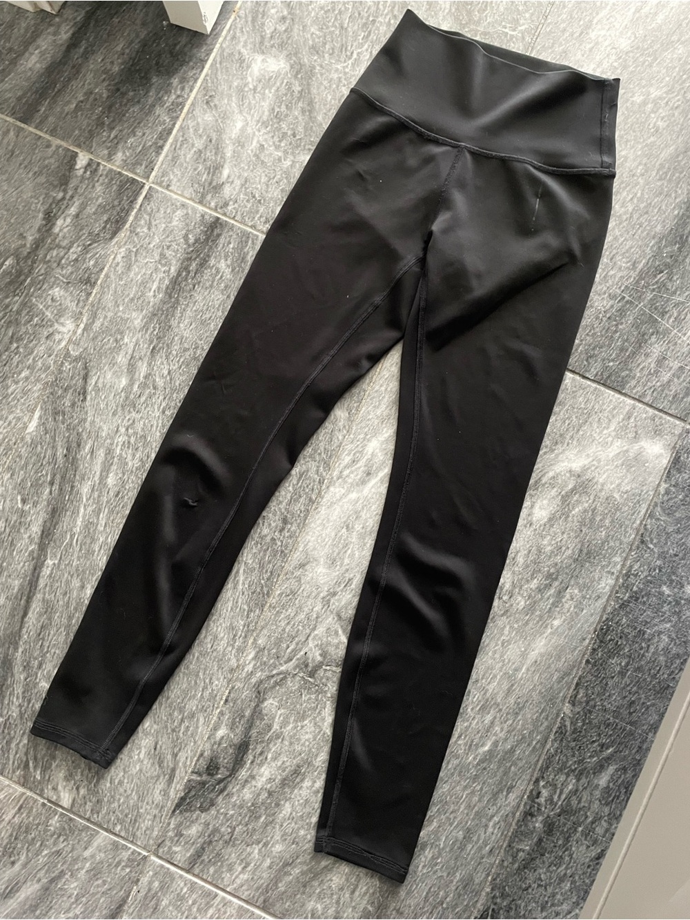 ALO Yoga Black Leggings - Picture 5 of 6